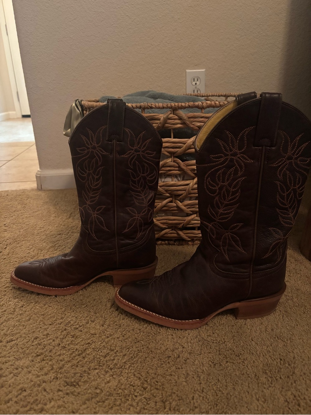 Justin Boots - Dark Brown Leather - Picture 2 of 6